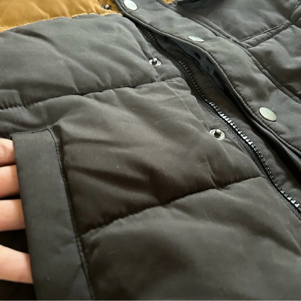 Puffer Vest | Boys Size 6-7 (S) | Brown & Soft Black Colorblock | NEW with Tags! - Picture 4 of 10